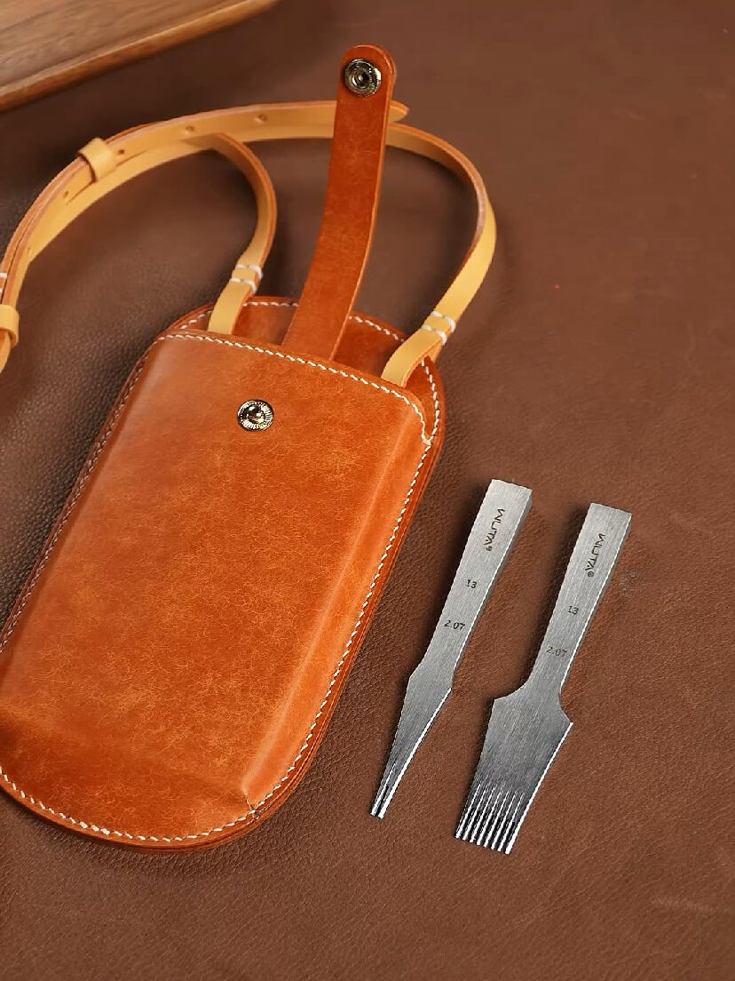 KAKAVY Handmade leather phone bag with shoulder strap detail image 2