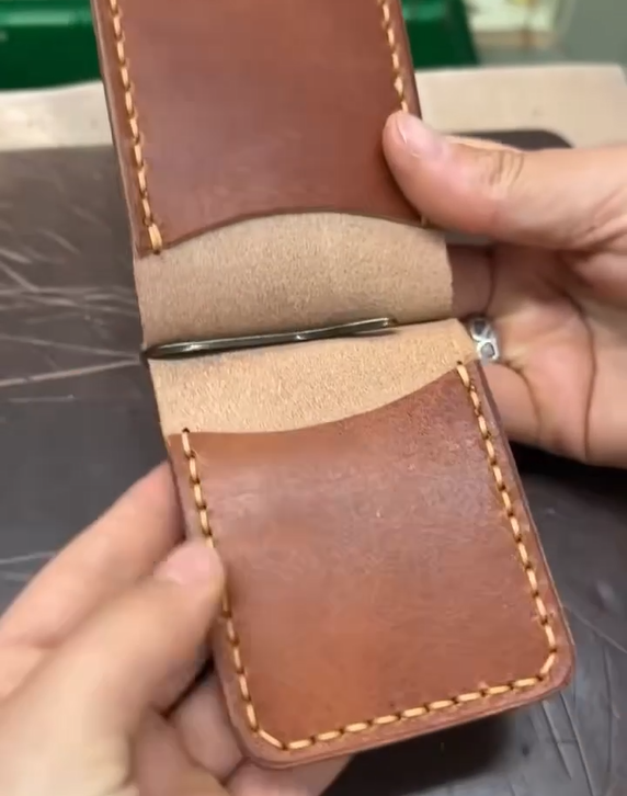 KAKAVY Vintage Handcrafted Full-Grain Leather Money Clip Wallet leather wallet detail photo 8