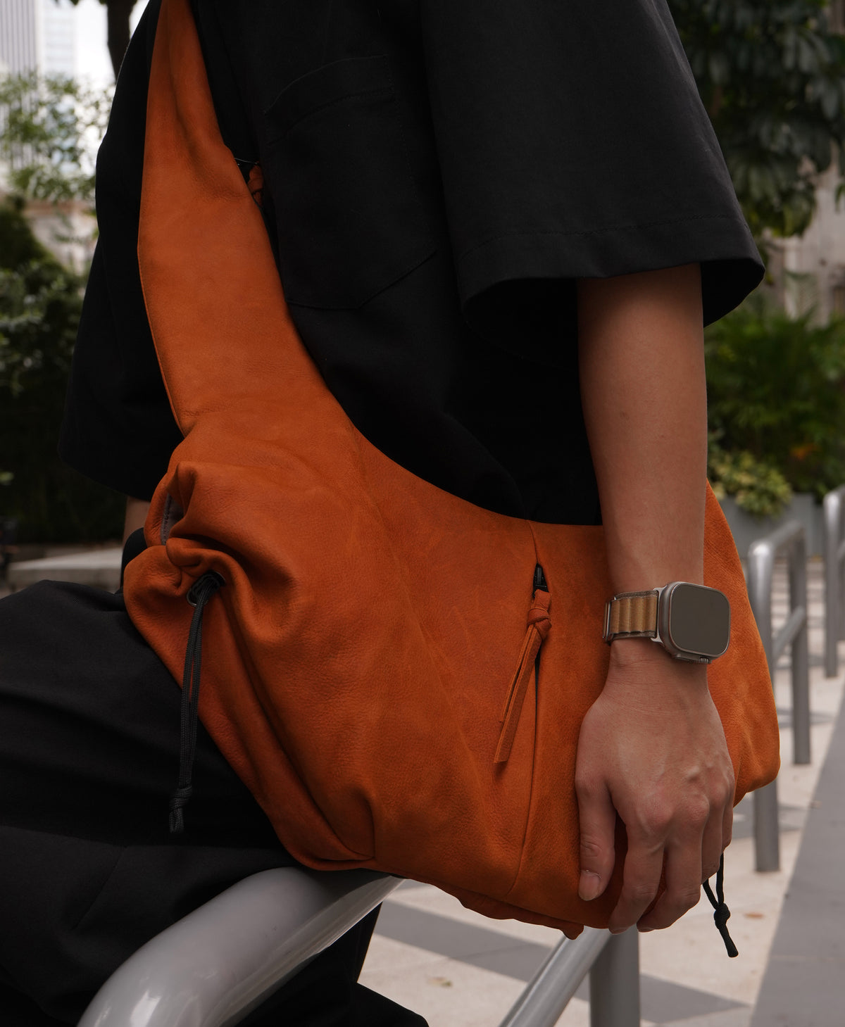 Oversized oransje kuskinns veske