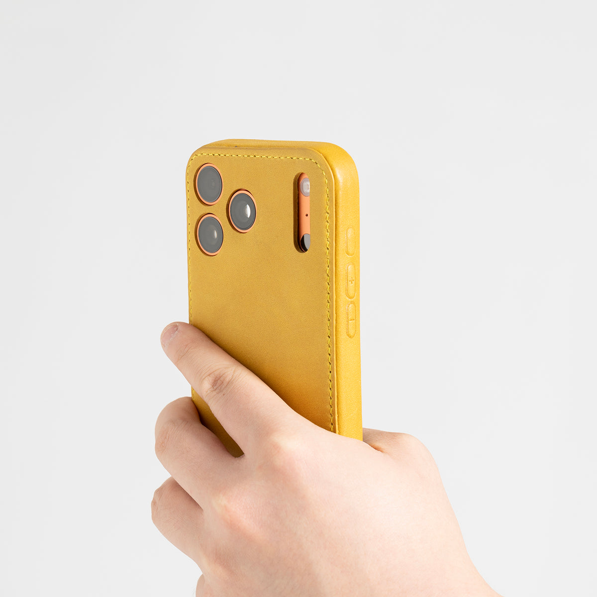 Kakavy Handcrafted Vegetable-tanned leather Case iPhone Vintage Patina Edition Gold