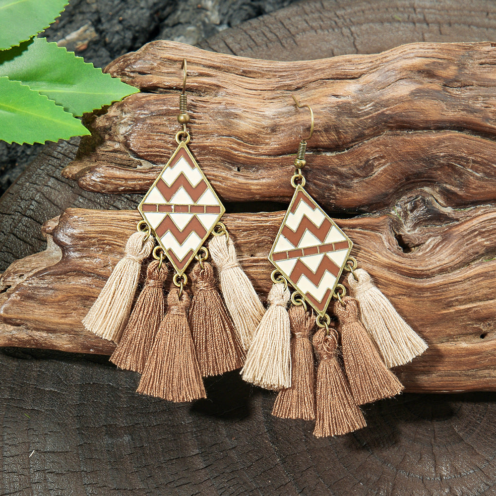 Boho-Chic-Vintage-Halskette mit mehrlagigen Quasten aus Holz und Ohrringen 339