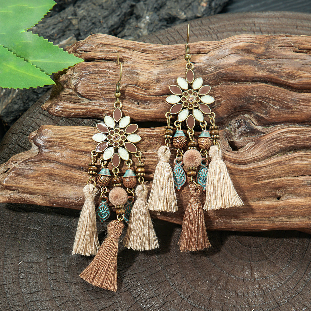 Colar boho-chic vintage com borla em camadas de madeira e brincos 345