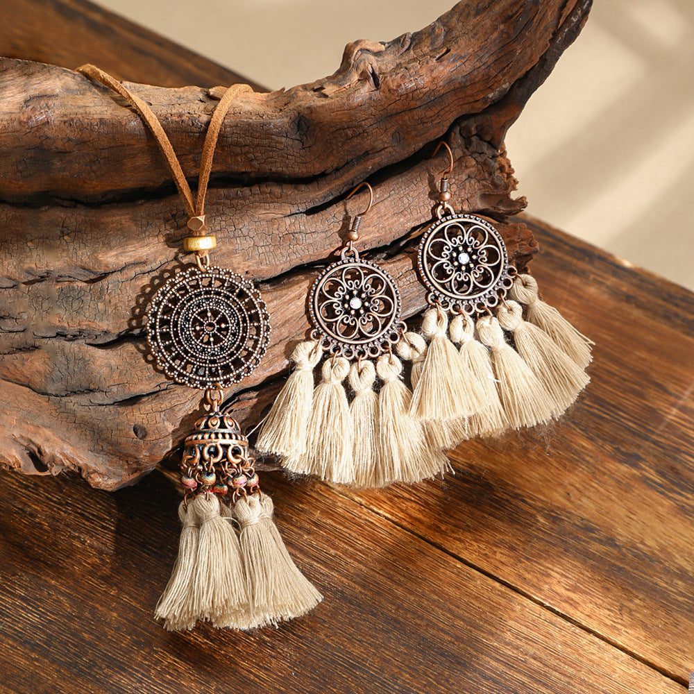 Boho-Chic-Vintage-Halskette mit mehrlagigen Quasten aus Holz und Ohrringen 068