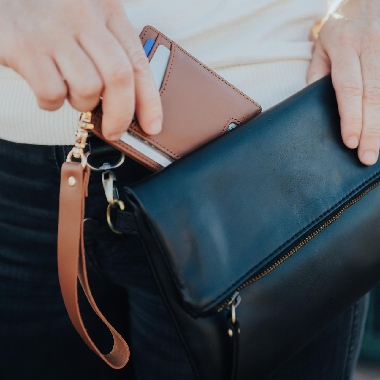 KAKAVY The Lurna Wallet - Pull to Pop detail image 12