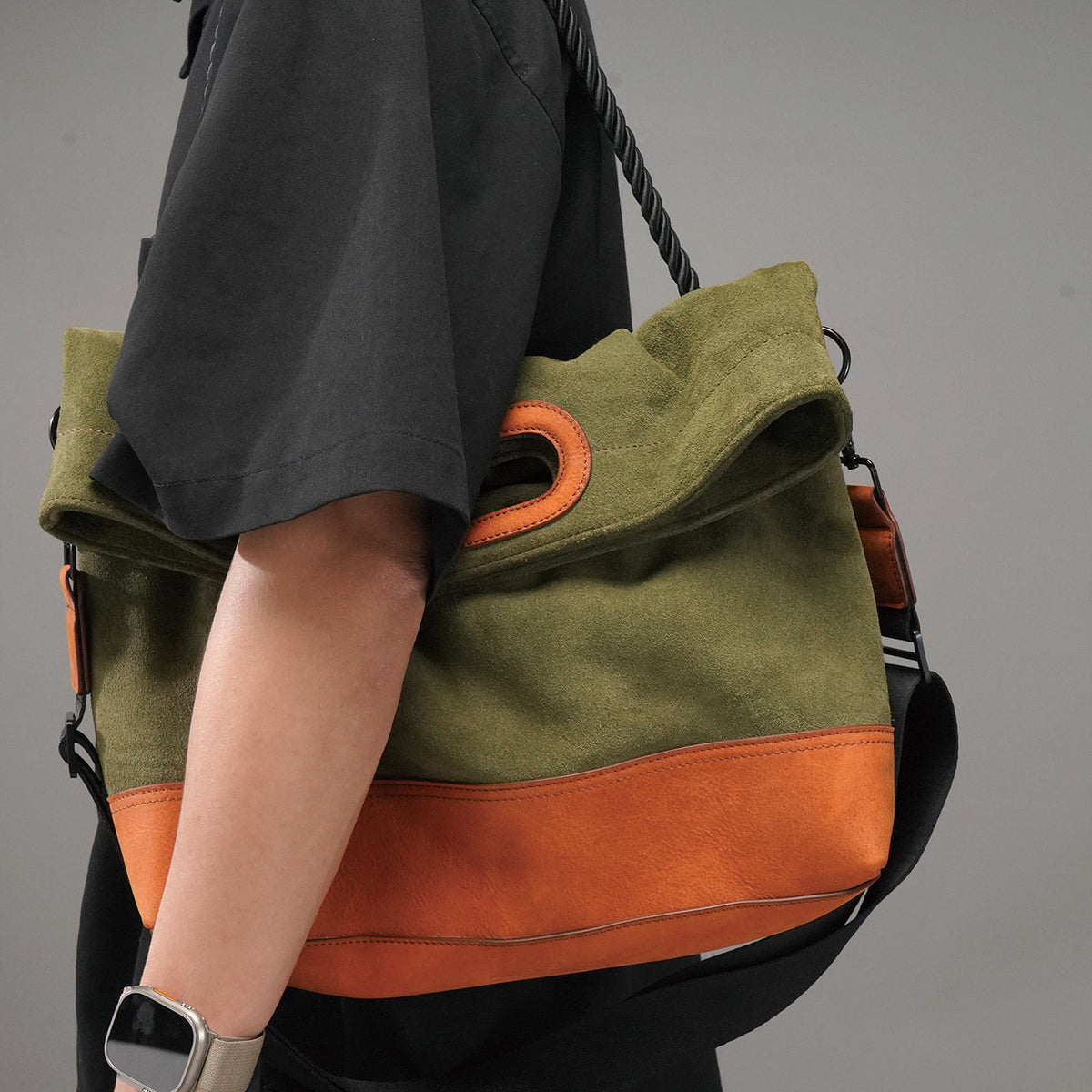 KAKAVY TRIO bag worn on the shoulder with the twisted cord handle
