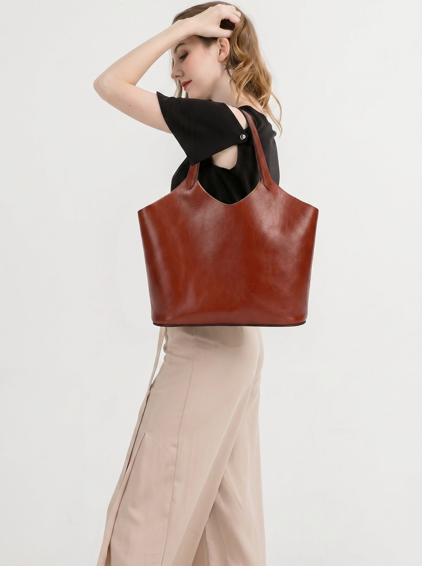 KAKAVY Handcrafted Leather Tote - Quiet Luxury for Everyday Carry detail image 4